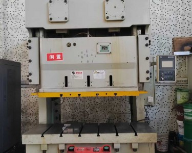 气动冲床 110T 金丰
