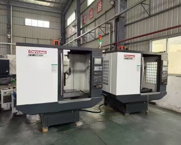 钻攻中心 700T 德扬