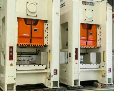 气动冲床 500T 沃得