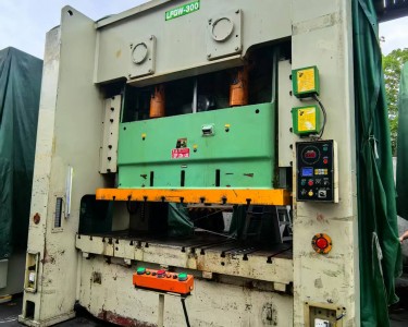 气动冲床 300T 莱富