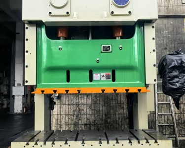 气动冲床 110T 协易