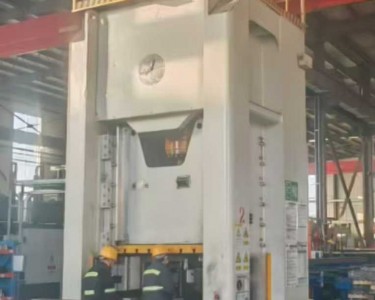 气动冲床 630T 扬锻