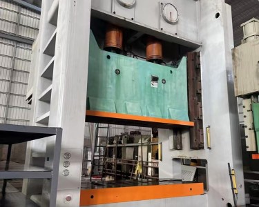 气动冲床 400T 扬力