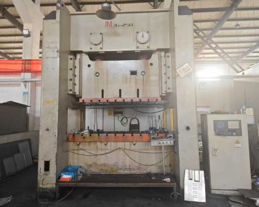气动冲床 250T 扬力
