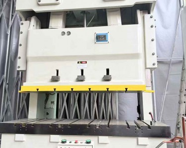 气动冲床 300T 澳玛特