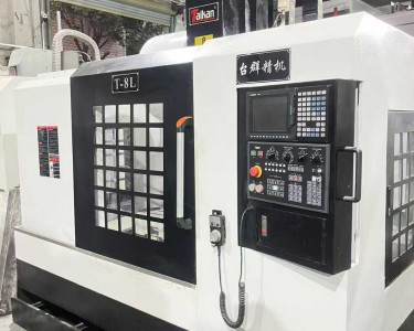 立式加工中心 850 台群