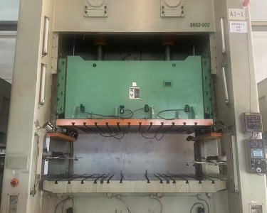 气动冲床 600T 协易
