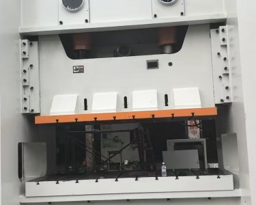 气动冲床 630 扬锻