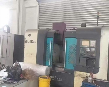 立式加工中心 850 大连机床