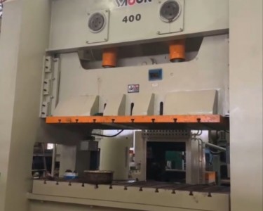 气动冲床 400T 扬锻