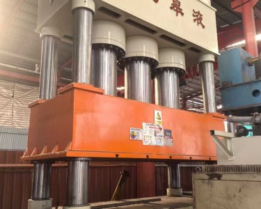 四柱式油压机 1500T 南通皋液
