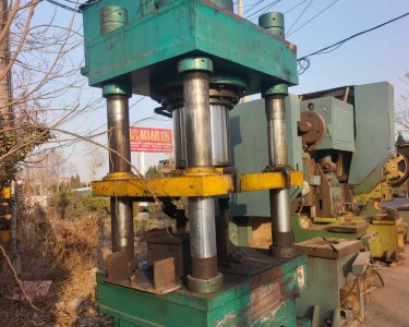 四柱式油压机 500T 