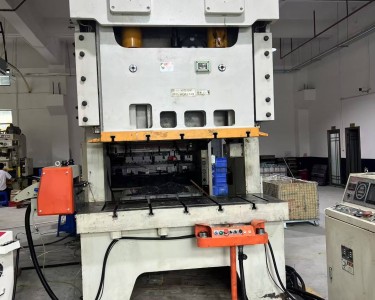 气动冲床 160T 扬锻