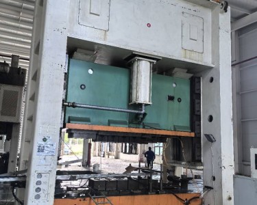 气动冲床 400T 扬力