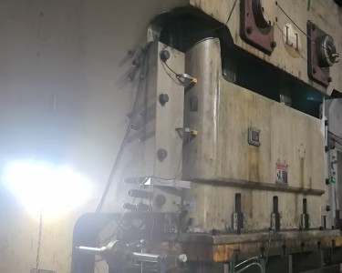 气动冲床 160T 胜龙