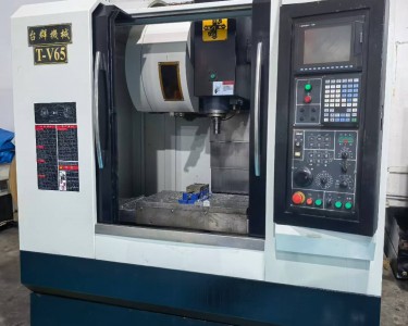 立式加工中心 650 台群