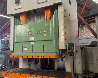 气动冲床 250T 扬锻