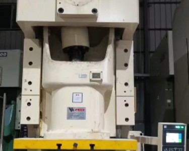 气动冲床 200T 金丰