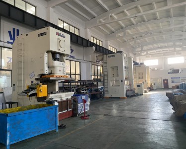 气动冲床 400T 沃得
